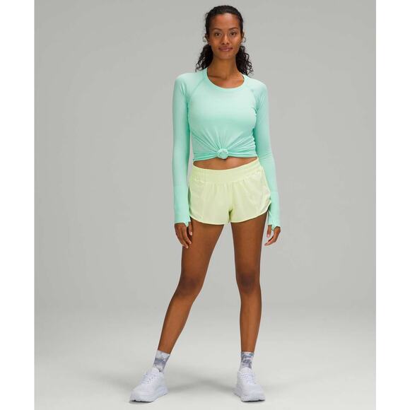 Lululemon Hotty Hot Short LR Short 2.5" Size 6 Green NWT - Picture 4 of 8